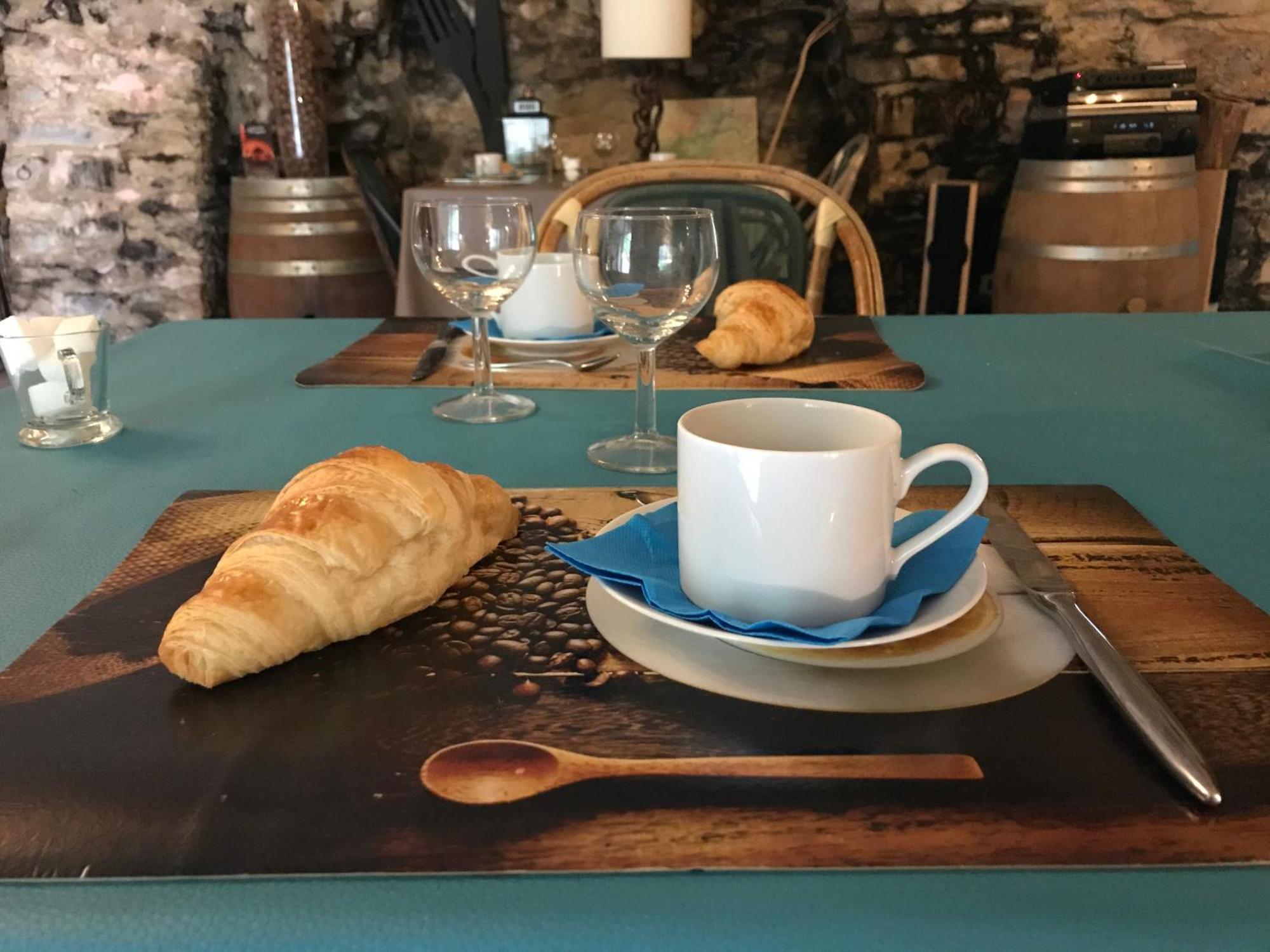 Bed and Breakfast Domaine D'Alcapies Saint-Jean-dʼAlcapiès Exterior foto